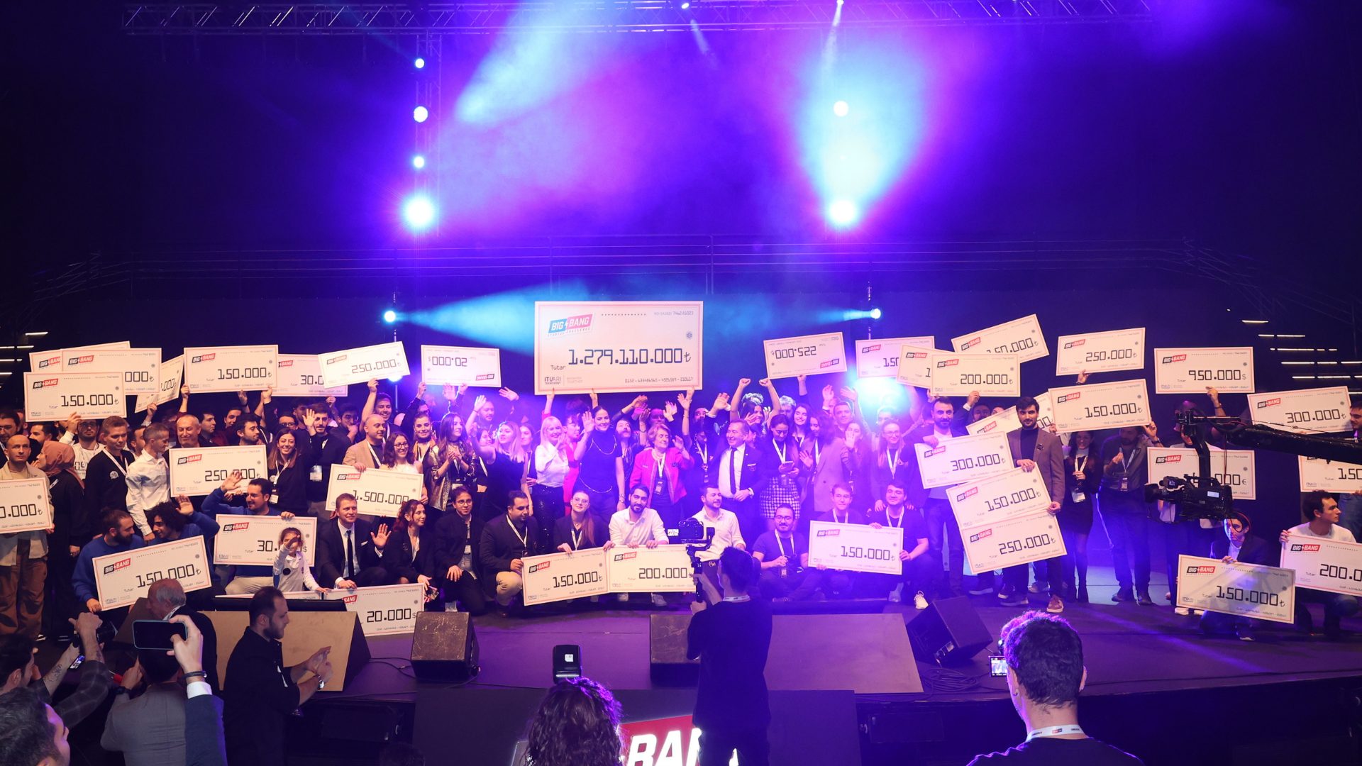 i̇tü çekirdek'in girişimcilik etkinliği big bang startup challenge, 1.28 milyar tl'lik ödül ve yatırıma sahne oldu 1